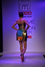 Model walk the ramp for Sanonya Garg Talent Box show at Lakme Fashion Week Day 2 on 4th Aug 2012 (31).JPG